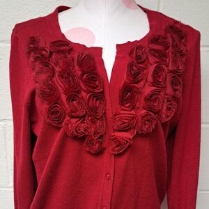 Cyn Red Rose Women's L 3 quarter length sleeve Button Sweater.